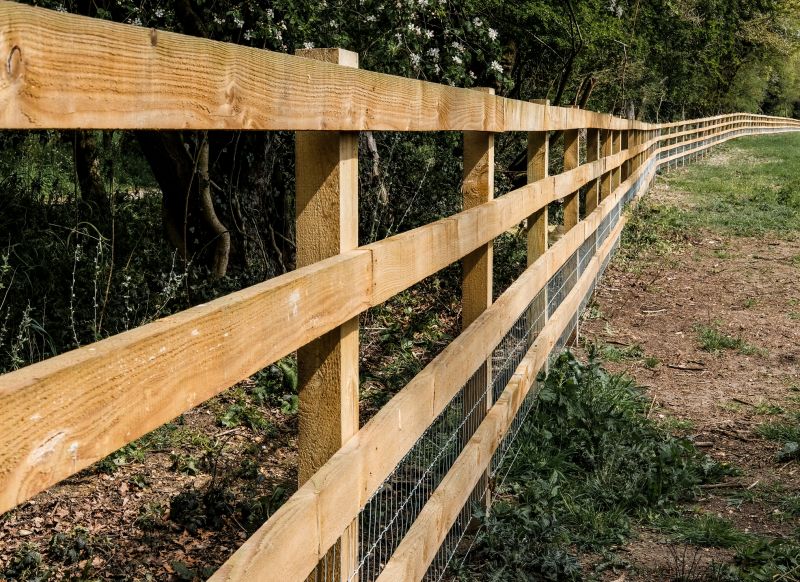 Scalloped Fence Installation in Sacramento, CA